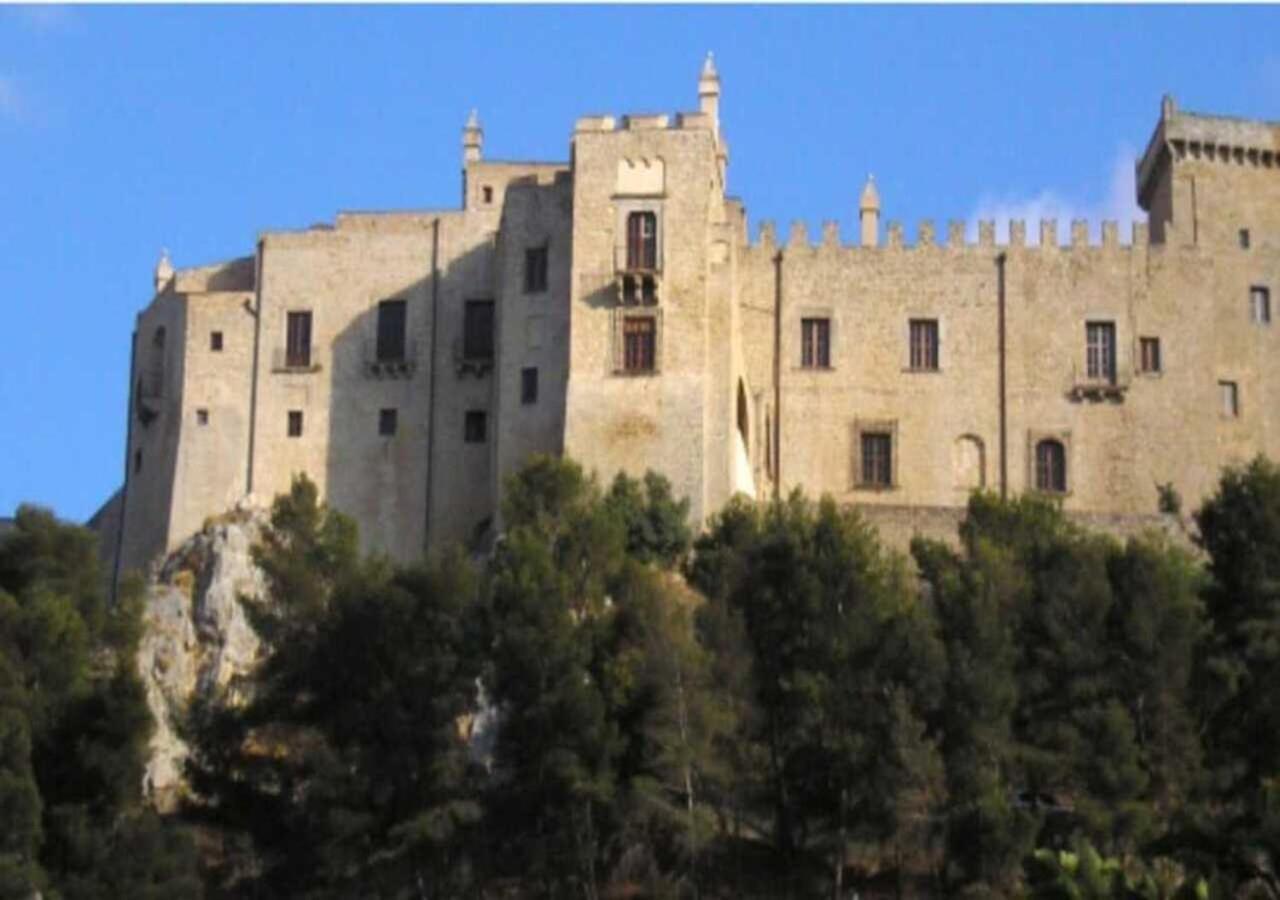 Casa Vacanza A 11 Km Dall'Aeroporto Di Palermo Carini Exterior foto